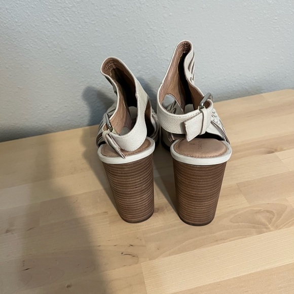 CASLON Women Sandal White Bone Nubuck Open Toe Stacked Heel Martin Buckle 12M - Picture 3 of 7